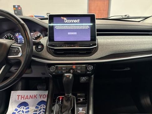 Used 2022 Jeep Compass Latitude w/ Sun and Sound Group image 30