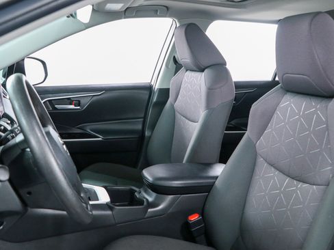Used 2023 Toyota RAV4 XLE w/ Convenience Package FWD image 24