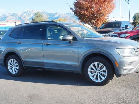 Used 2020 Volkswagen Tiguan S image 3