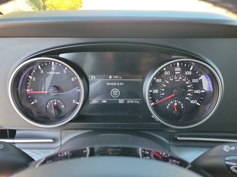 Used 2023 Kia Carnival LX image 21