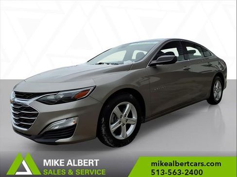 Used 2023 Chevrolet Malibu LS image 3