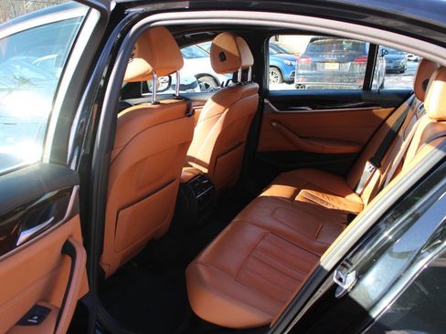 Used 2017 BMW 530i xDrive 530i xDrive AWD 4dr Sedan image 28