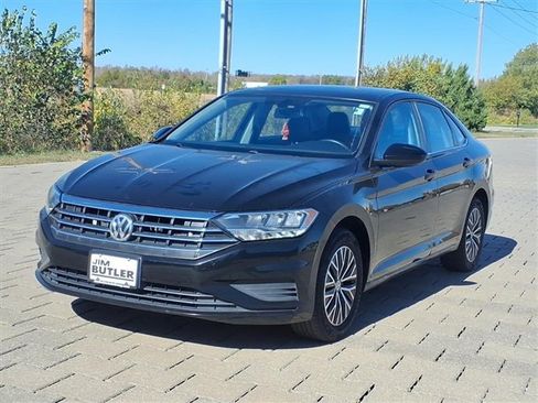 Used 2021 Volkswagen Jetta SE image 1