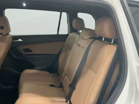 Certified 2024 Volkswagen Tiguan SE w/ Panoramic Sunroof Package AWD/4WD image 13