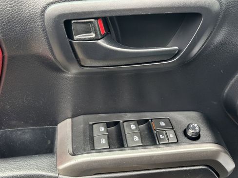 Used 2021 Toyota Tacoma SR5 image 10