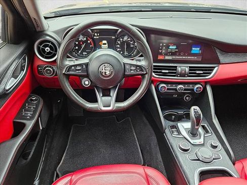 Used 2021 Alfa Romeo Giulia Sprint w/ Nero Edizione image 17