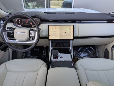 Certified 2024 Land Rover Range Rover Autobiography image 26