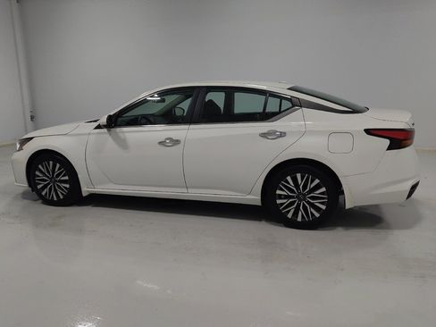 Used 2023 Nissan Altima 2.5 SV FWD image 3