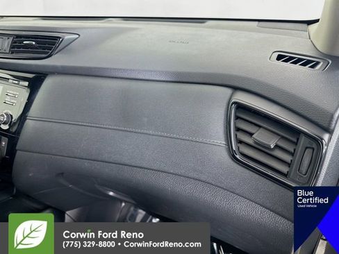Used 2017 Nissan Rogue SV AWD/4WD image 32