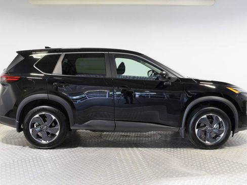 Used 2026 Nissan Rogue SV AWD/4WD image 8