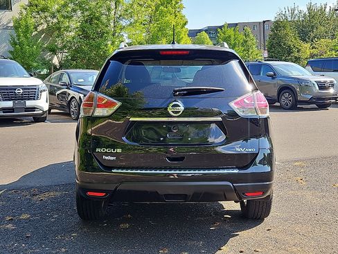 Used 2016 Nissan Rogue SV AWD/4WD image 5