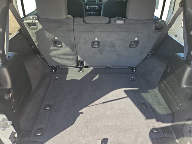 Used 2021 Jeep Wrangler Unlimited Sport AWD/4WD image 13
