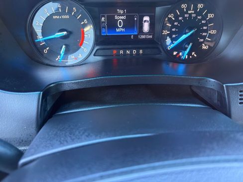 Used 2017 Ford Explorer XLT FWD image 33