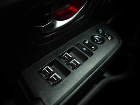 Used 2025 Honda Pilot Black Edition image 32