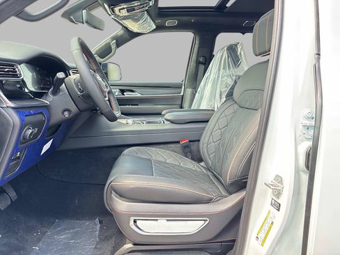 New 2026 Jeep Grand Wagoneer Summit AWD/4WD image 15