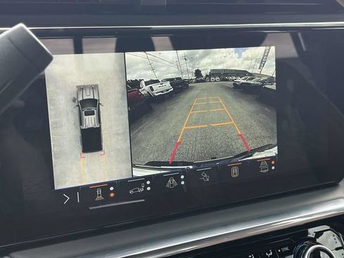 Used 2025 GMC Sierra 2500 Denali Ultimate w/ Max Trailering Package AWD/4WD image 33