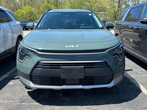 Used 2023 Kia Niro EX FWD image 2