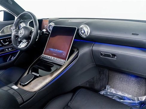 Used 2022 Mercedes-Benz SL 63 AMG 4MATIC w/ AMG Aerodynamic Package image 17