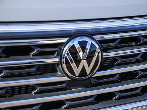 New 2026 Volkswagen Atlas SE image 15