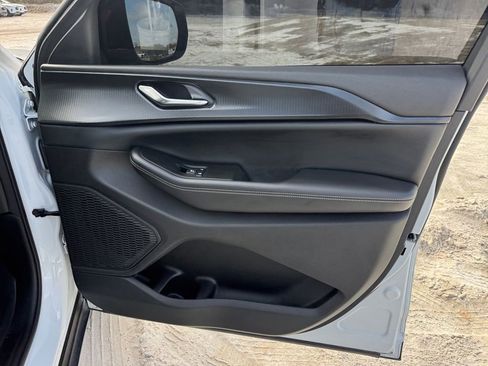 Used 2024 Jeep Grand Cherokee L Altitude image 22