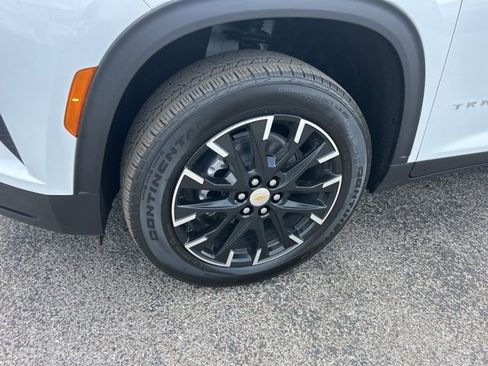 New 2026 Chevrolet Traverse LT w/ Sun and Wheel Package FWD image 10