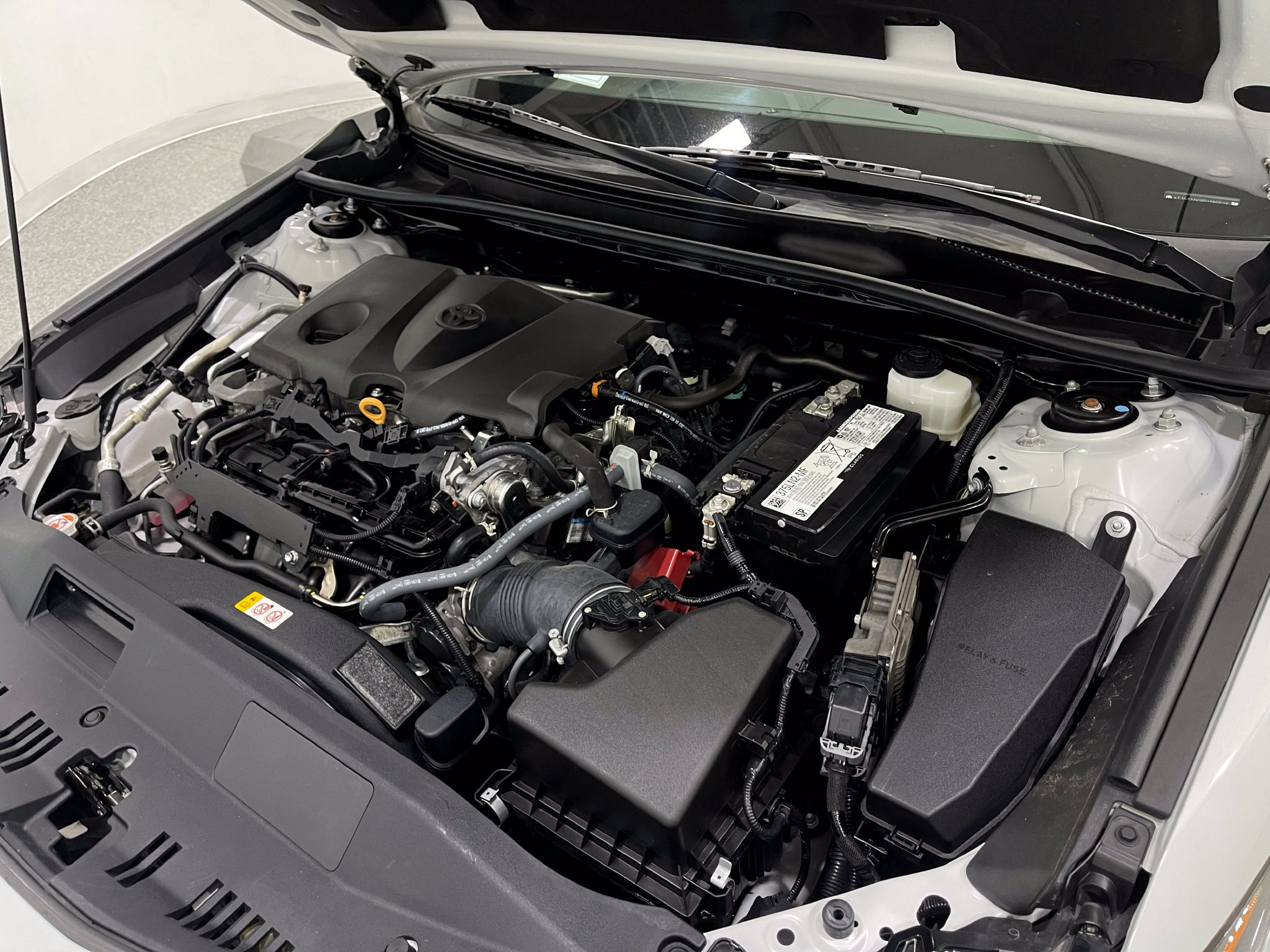 Used 2024 Toyota Camry SE w/ Cold Weather Package FWD image 25