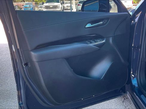 Used 2024 Cadillac XT4 Luxury w/ Cold Weather Package image 21