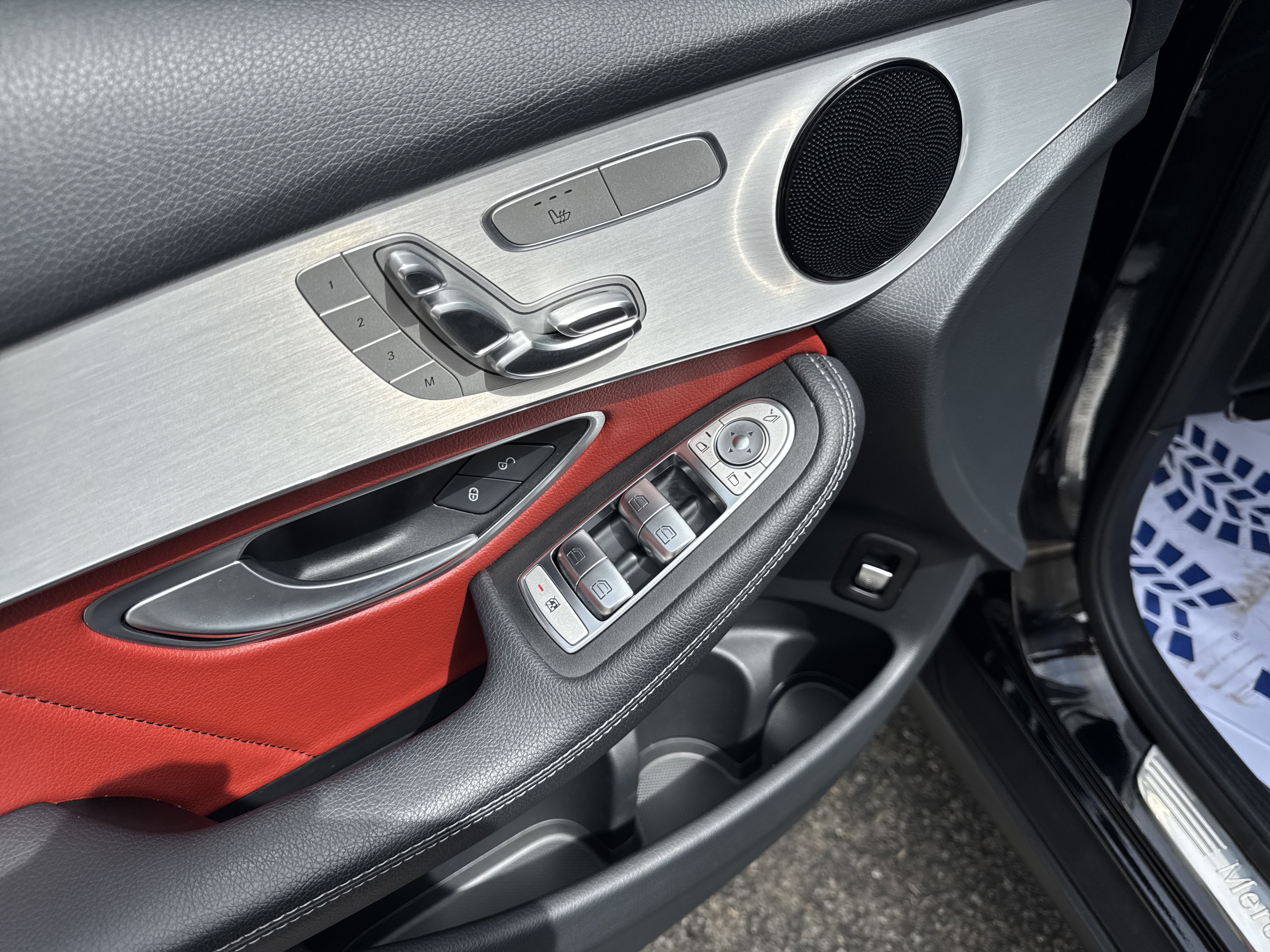 Used 2022 Mercedes-Benz GLC 300 image 18