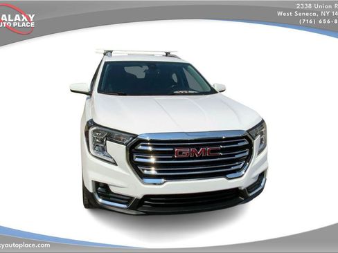Used 2024 GMC Terrain SLT AWD/4WD image 3
