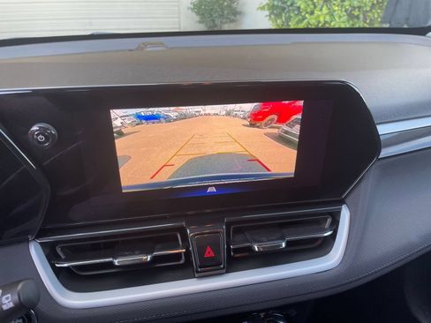 Used 2025 Chevrolet TrailBlazer LT w/ Driver Confidence Package AWD/4WD image 22