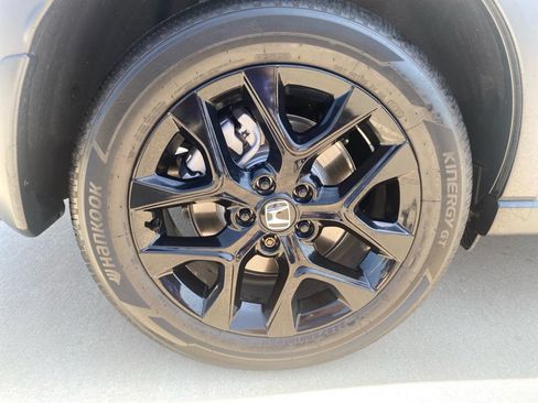 Certified 2025 Honda HR-V Sport image 27