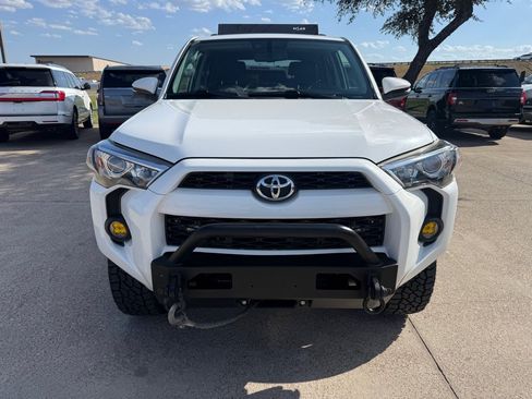 Used 2019 Toyota 4Runner SR5 Premium AWD/4WD image 2