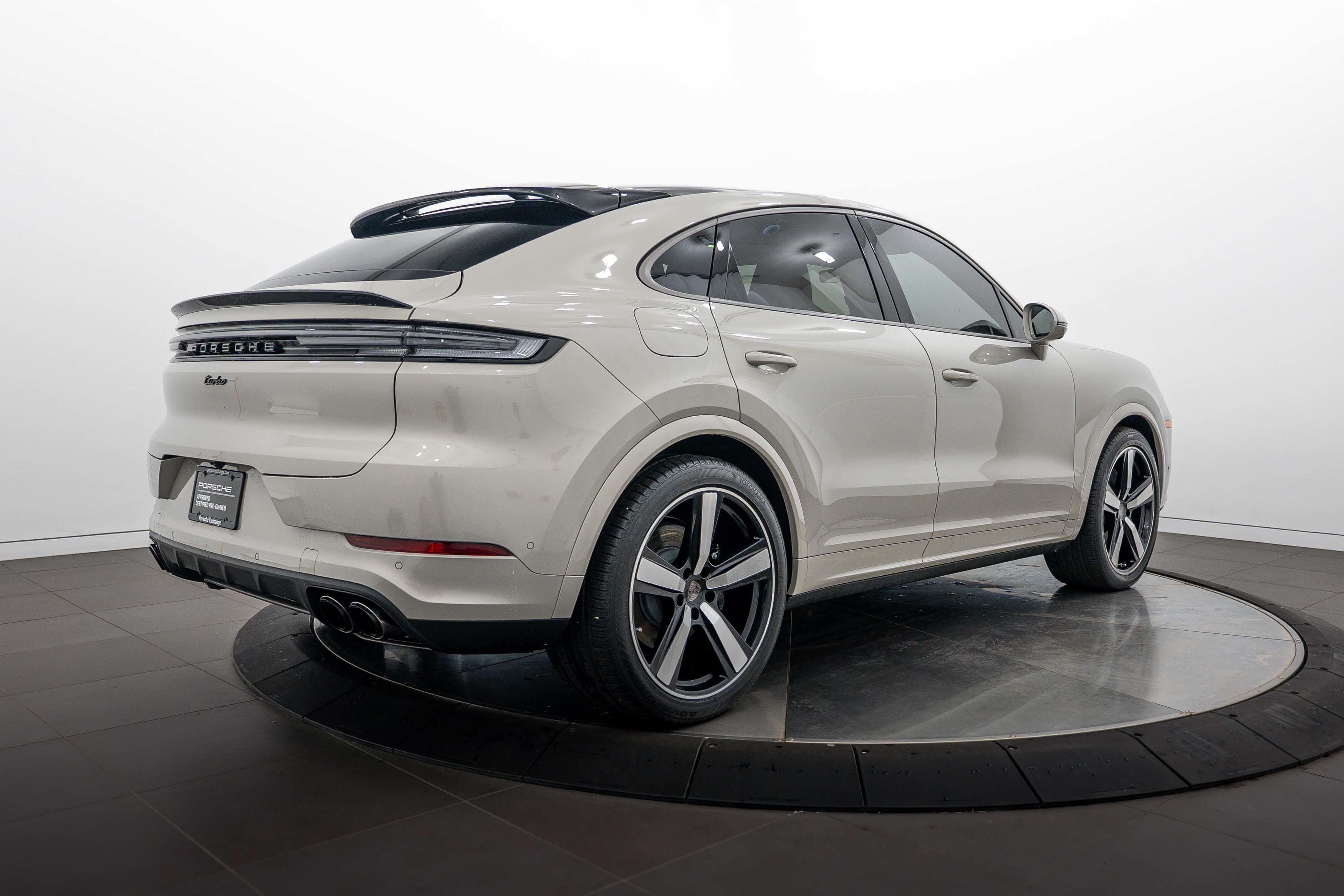 Certified 2025 Porsche Cayenne Turbo AWD/4WD image 7