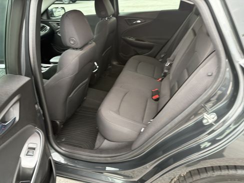 Used 2017 Chevrolet Malibu LT FWD image 30