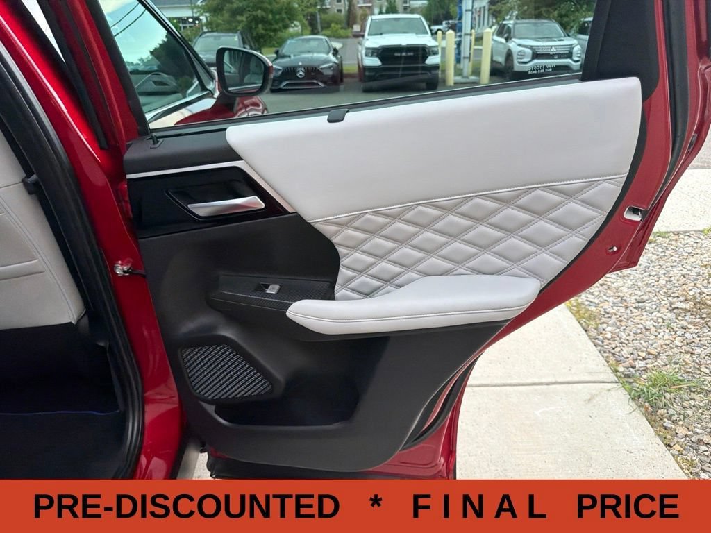 Used 2023 Mitsubishi Outlander SEL AWD/4WD image 60
