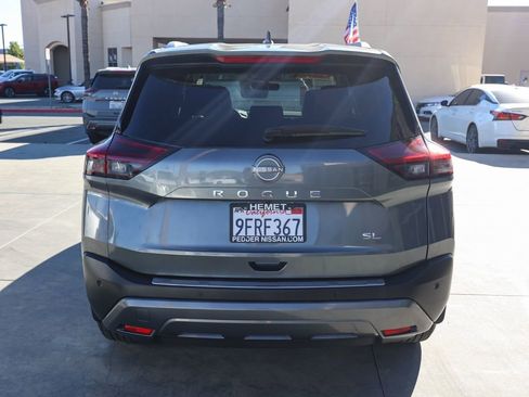 Used 2022 Nissan Rogue SL w/ SL Premium Package image 5