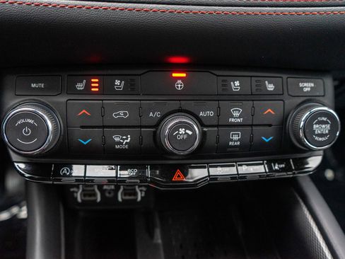 Used 2025 Dodge Durango GT image 20