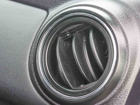 Used 2017 Toyota Tacoma TRD Sport w/ Tow Package image 36