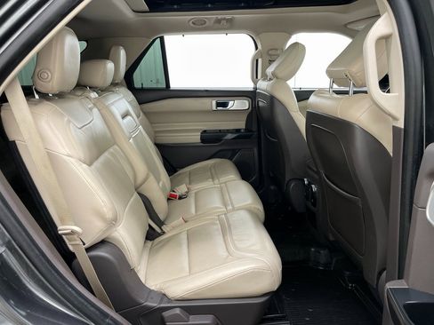 Used 2020 Ford Explorer Platinum image 48