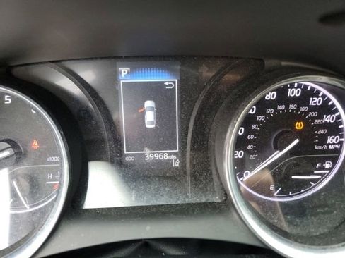 Used 2020 Toyota Camry LE FWD image 17