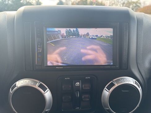 Certified 2016 Jeep Wrangler Unlimited Sahara w/ Connectivity Group image 20