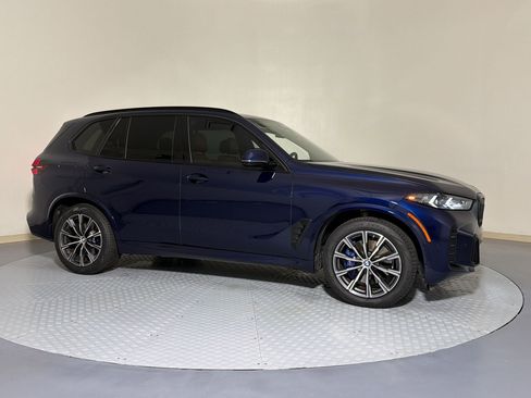 Certified 2024 BMW X5 xDrive40i w/ M Sport Package AWD/4WD image 18