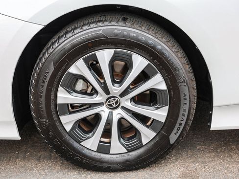 Certified 2021 Toyota Prius Prime XLE FWD image 32