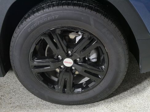 Used 2024 GMC Terrain SLE AWD/4WD image 15