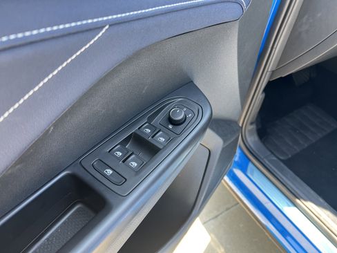 Certified 2025 Volkswagen Taos SEL image 14