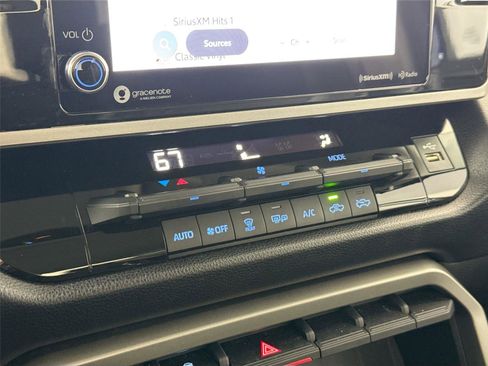 Used 2022 Toyota Tundra SR5 w/ SR5 Convenience Package image 23