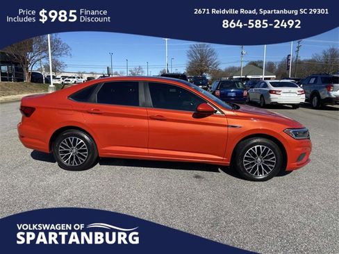 Used 2019 Volkswagen Jetta SEL image 2
