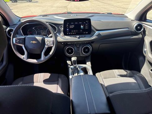 Used 2025 Chevrolet Blazer LT AWD/4WD image 22
