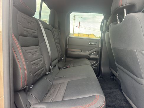 Used 2023 Nissan Frontier PRO-4X w/ Pro Convenience Package AWD/4WD image 16