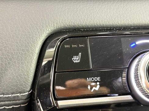 Used 2025 Honda Pilot EX-L image 31
